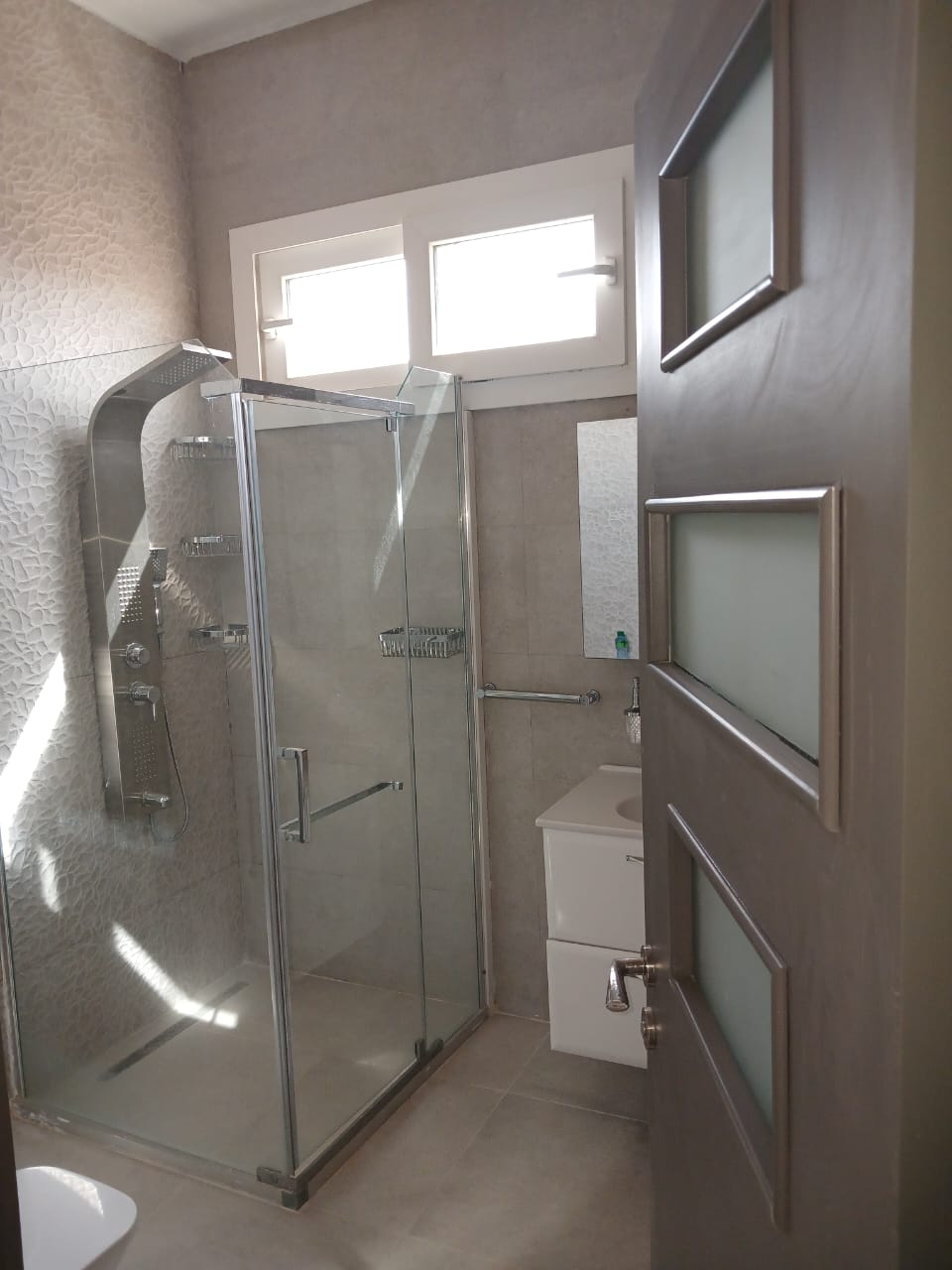 UN PENTHOUSE A LOUER AUX MAMELLE