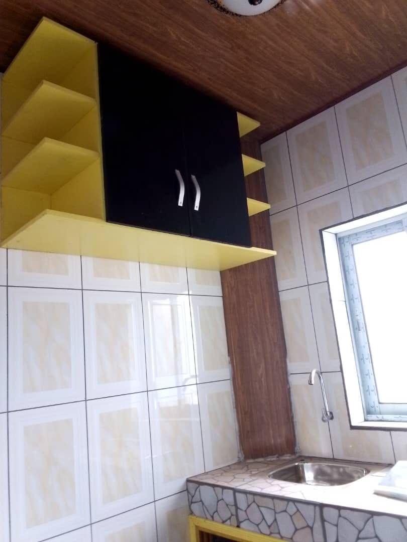 Studio moderne à louer à Odza