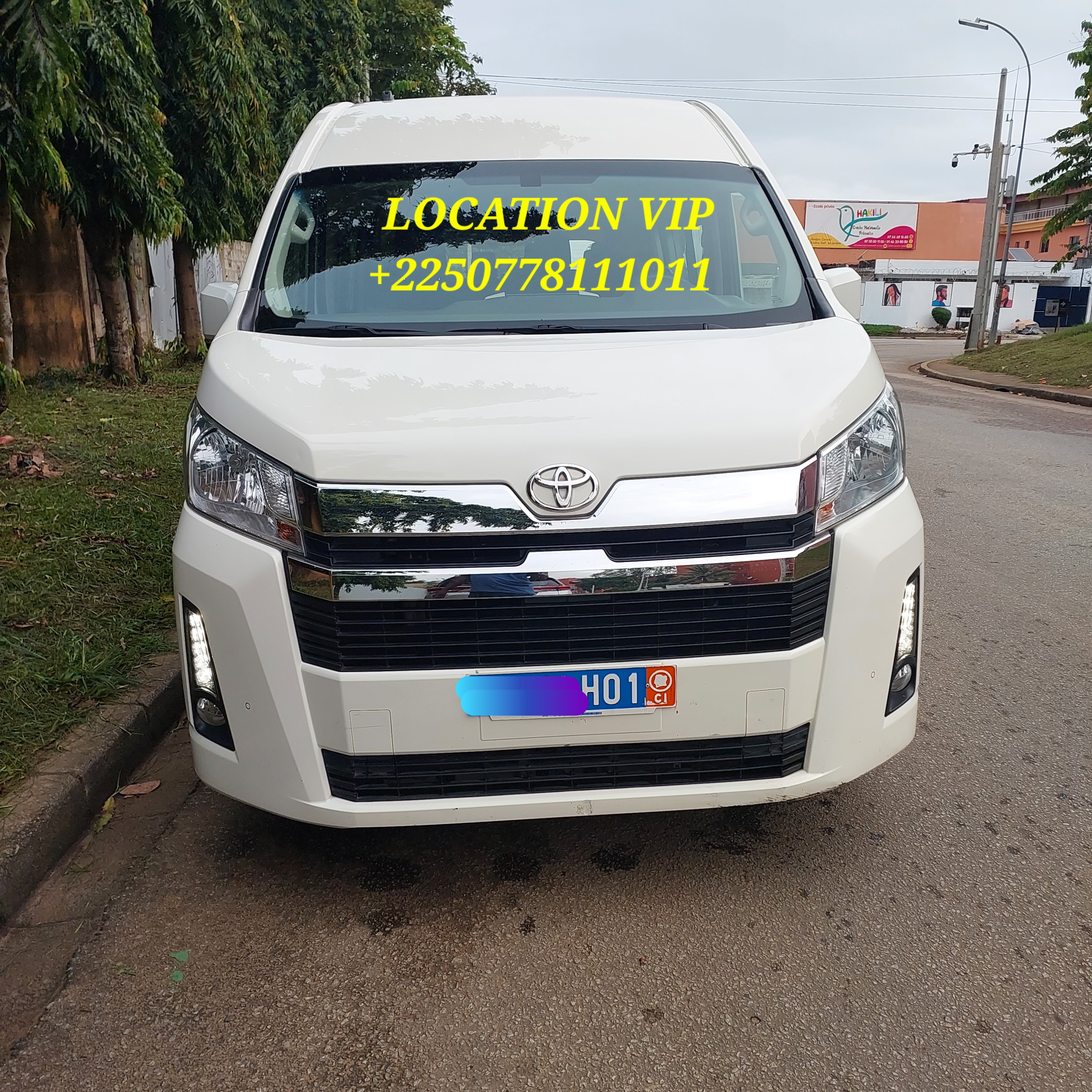 TOYOTA HIACE 14 PLACES TOYOTA HIACE 14 PLACES