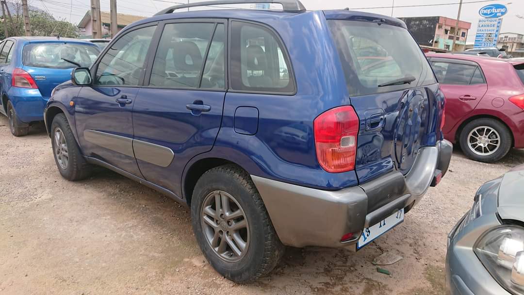 Toyota Rav4 2004 intermédiaire occasion d'Europe manuelle