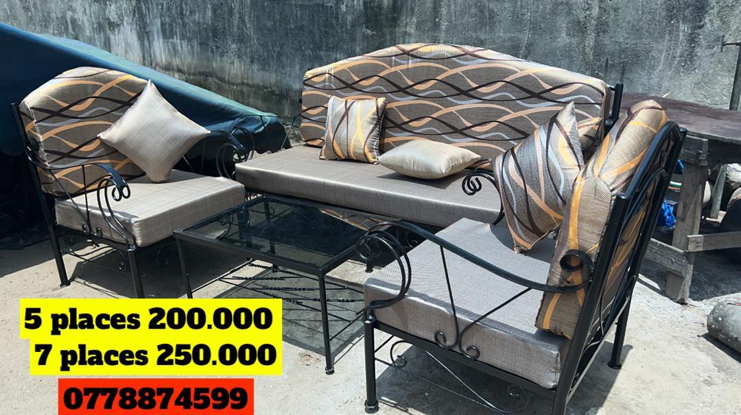 Fauteuils métalliques