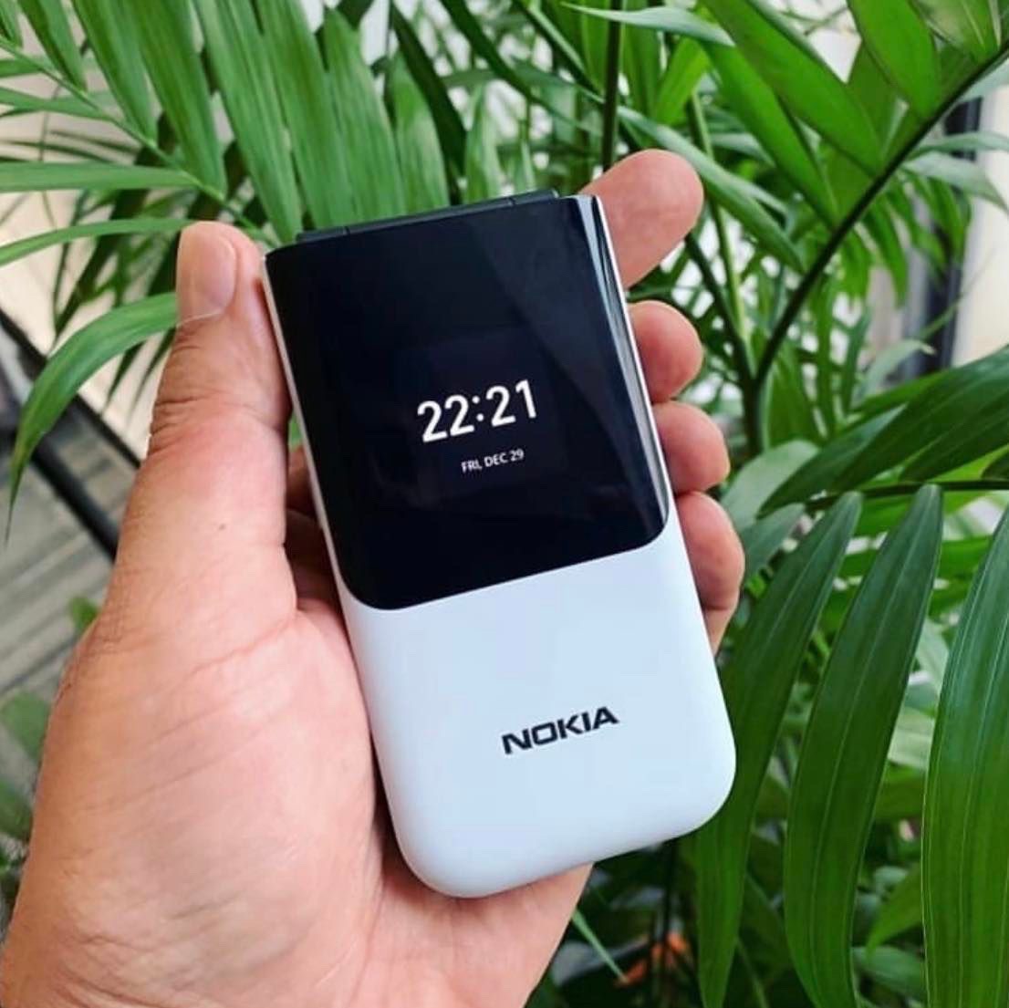 Nokia 2720 Flip