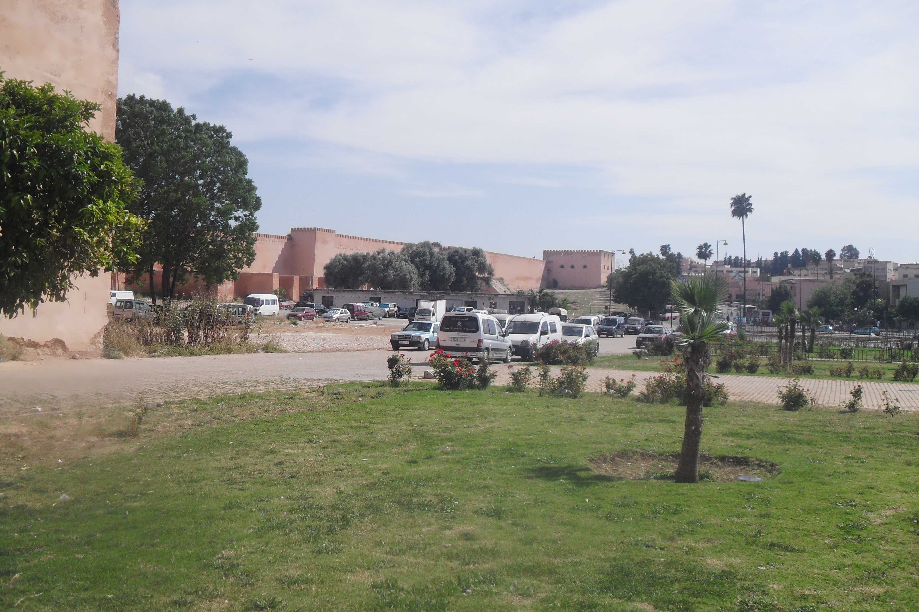 Terrain 2 hectare et 6866 m² en plein centre ville meknès