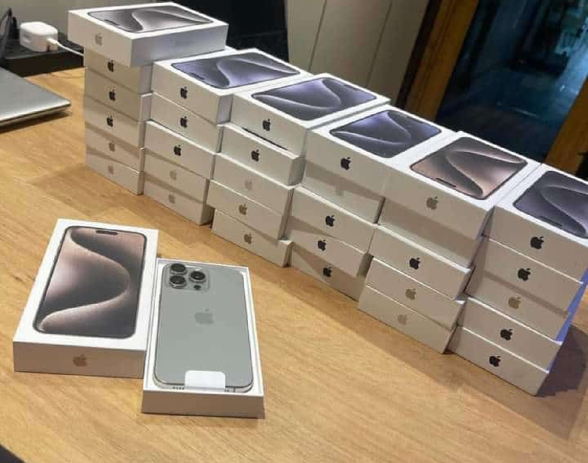 Apple iPhone 15 Pro Max, iPhone 15 Pro, iPhone 15, iPhone 15 Plus, iPhone 14 Pro Max, iPhone 14 Pro Apple iPhone 15 Pro Max, iPhone 15 Pro, iPhone 15, iPhone 15 Plus, iPhone 14 Pro Max, iPhone 14 Pro