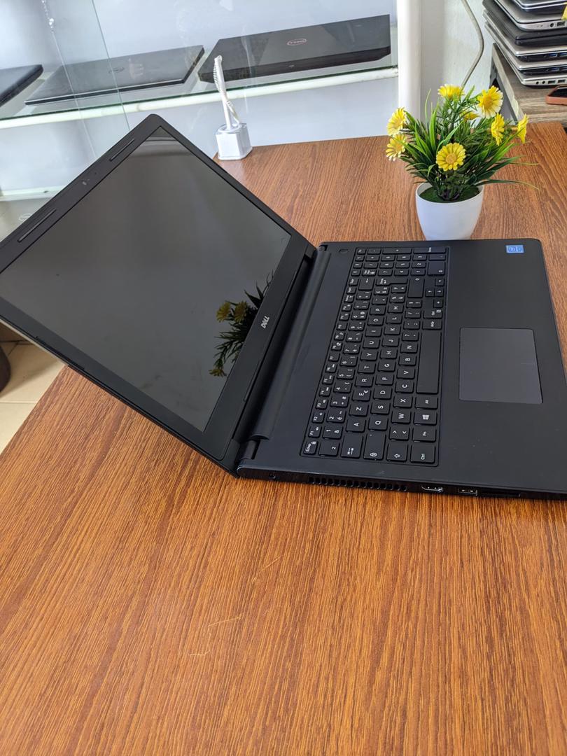 *DELL INSPIRON 15* QUAD CORE 4 CŒURS ET 4 PROCESSEURS LOGIGUES Ram 4giga HDD 1terra