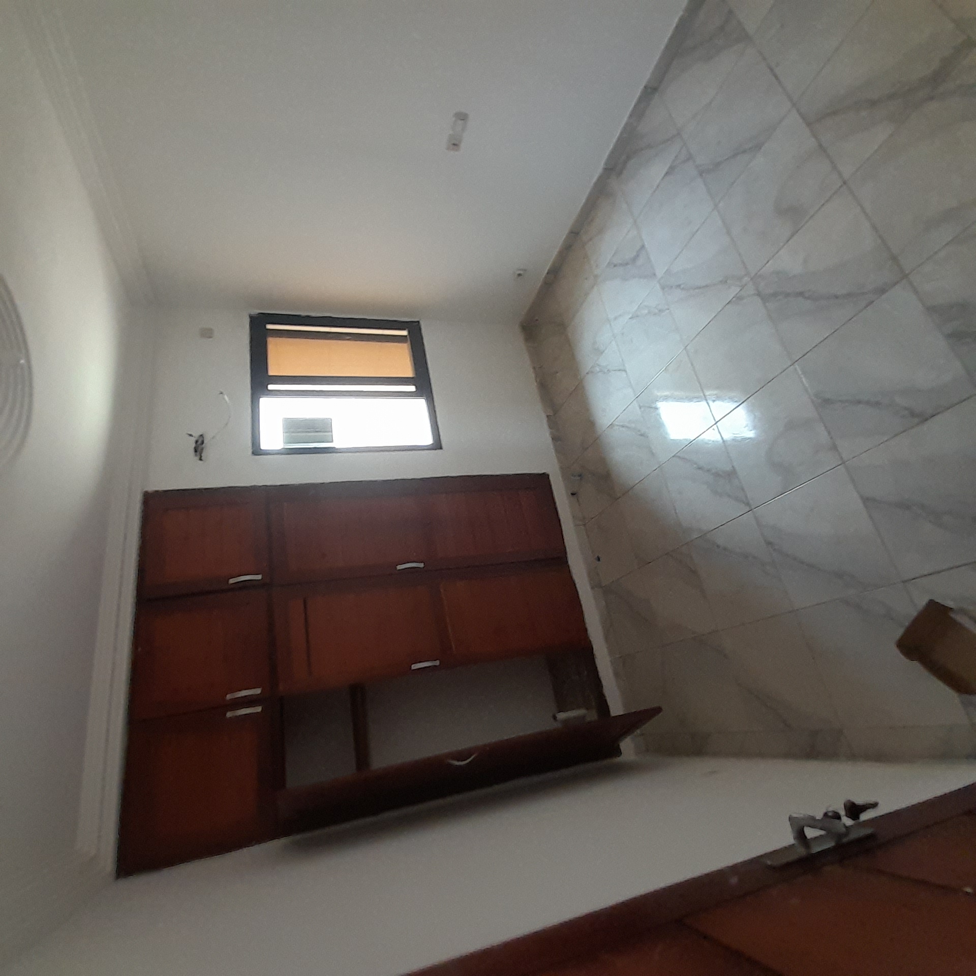 APPARTEMENT 4 PIECES A LOUER COCODY ANGRE PRES MARCHES PUBLICS