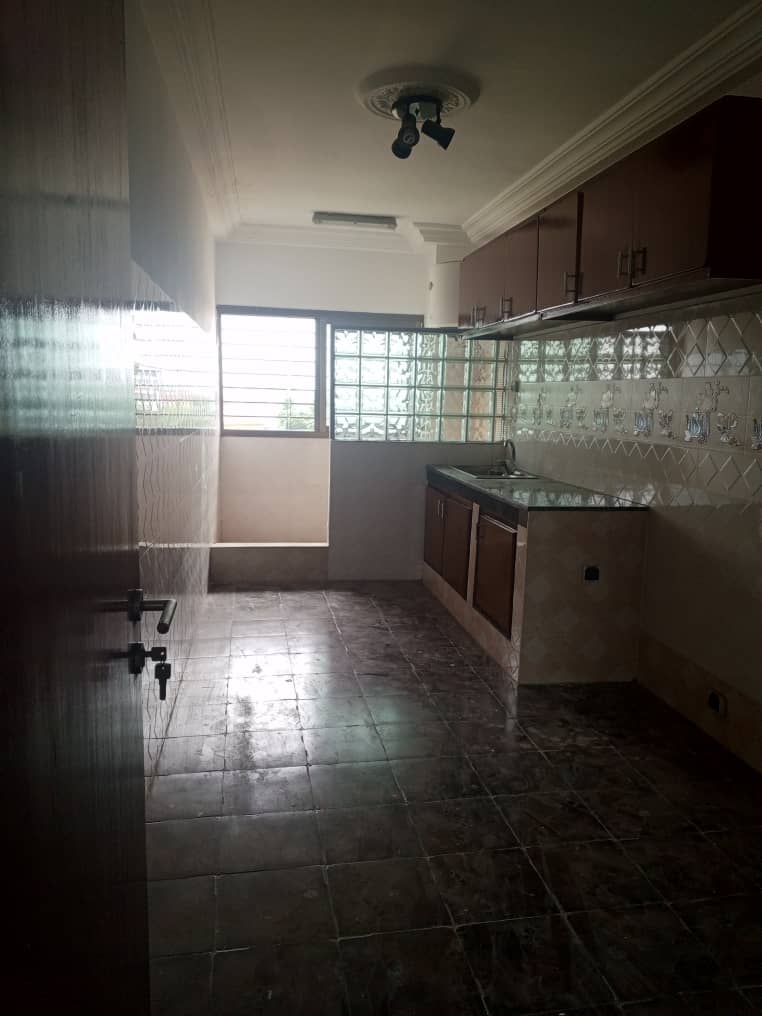 BUREAUX 4 PIECES A LOUER COCODY RIVIERA M'BADON