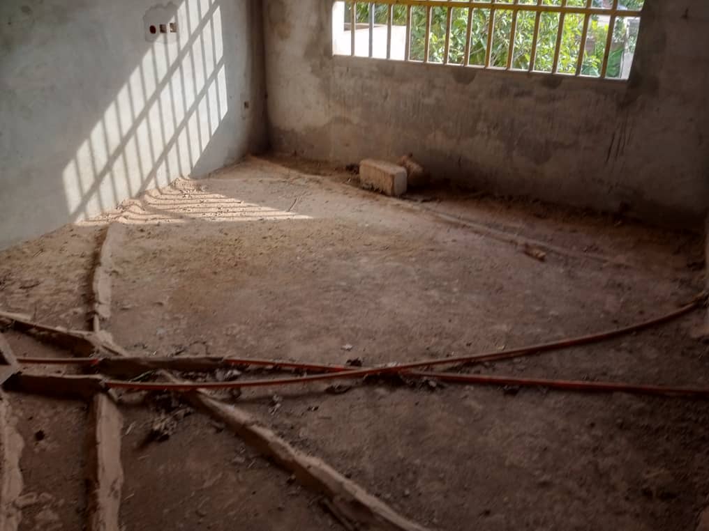 Vente d'un immeuble R+2 en chantier clôturé