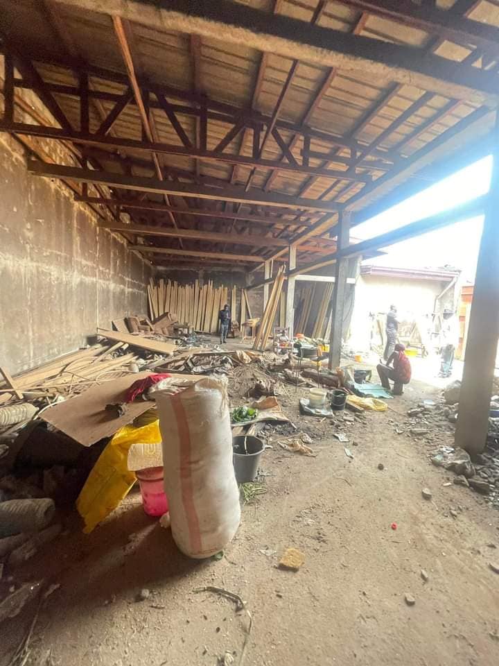 ENTREPOT A LOUER à Tsinga village