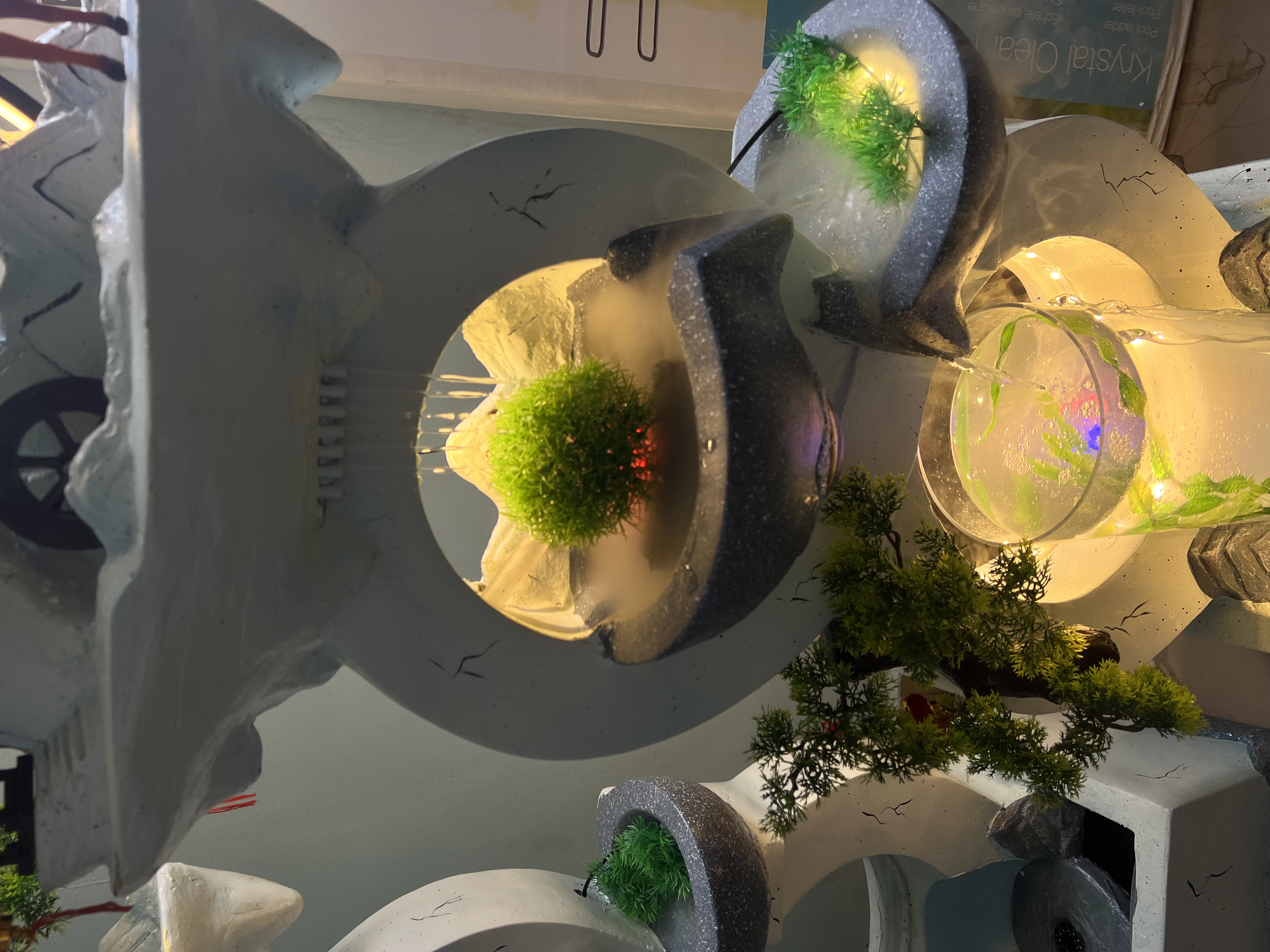 Tres Grande Fontaine Aquarium