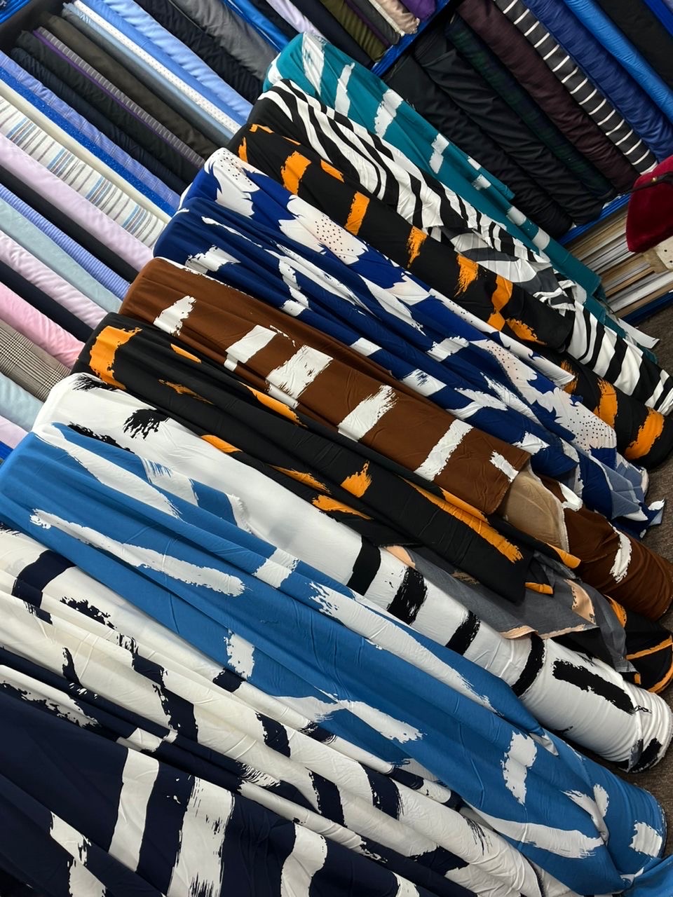 tissus homme et femme et brodé et le maillot