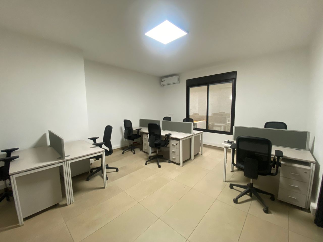 A LOUER VILLA MEUBLE POUR BUREAU A COCODY AMBASSADE