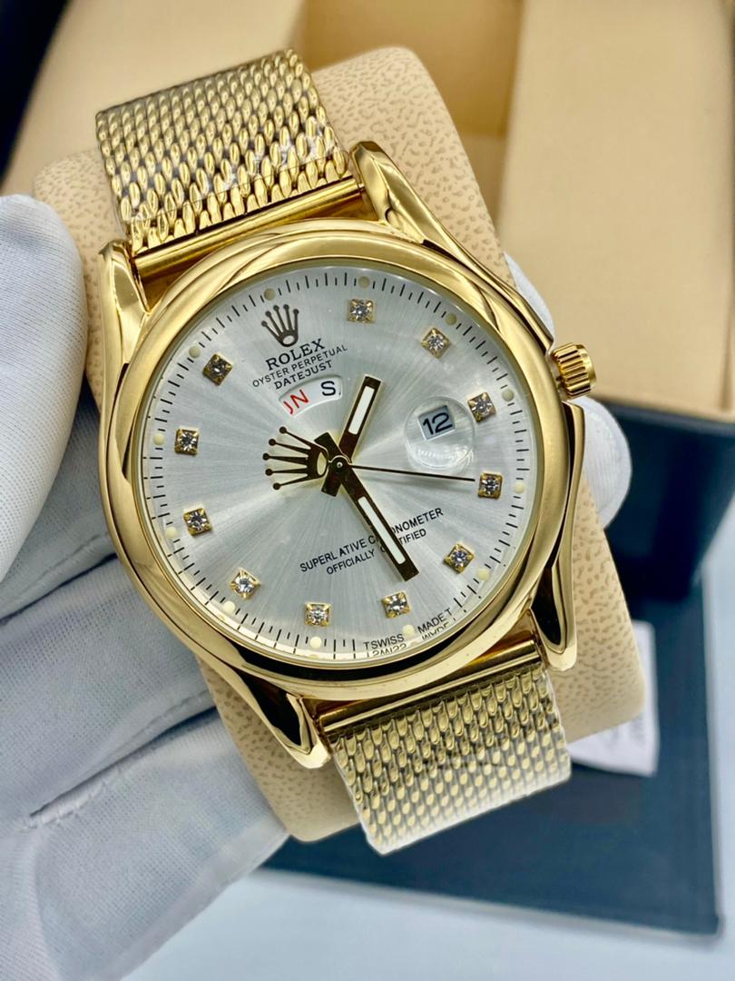 LA GRANDE SOLDE : PROFITEZ DE L'OCCASION MAINTENANT.