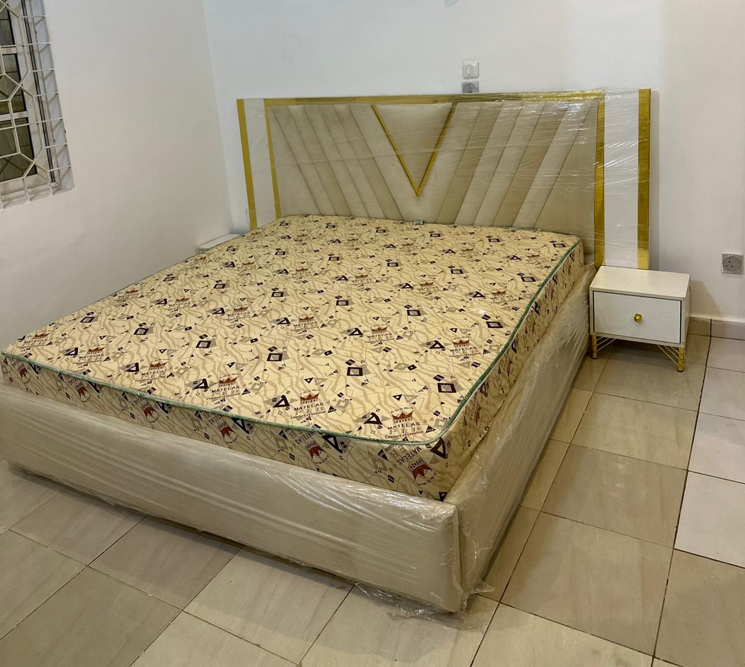 Lit moderne, lit capitonnée, lit bourrée lit 2 place lit 03 place lit 4 place