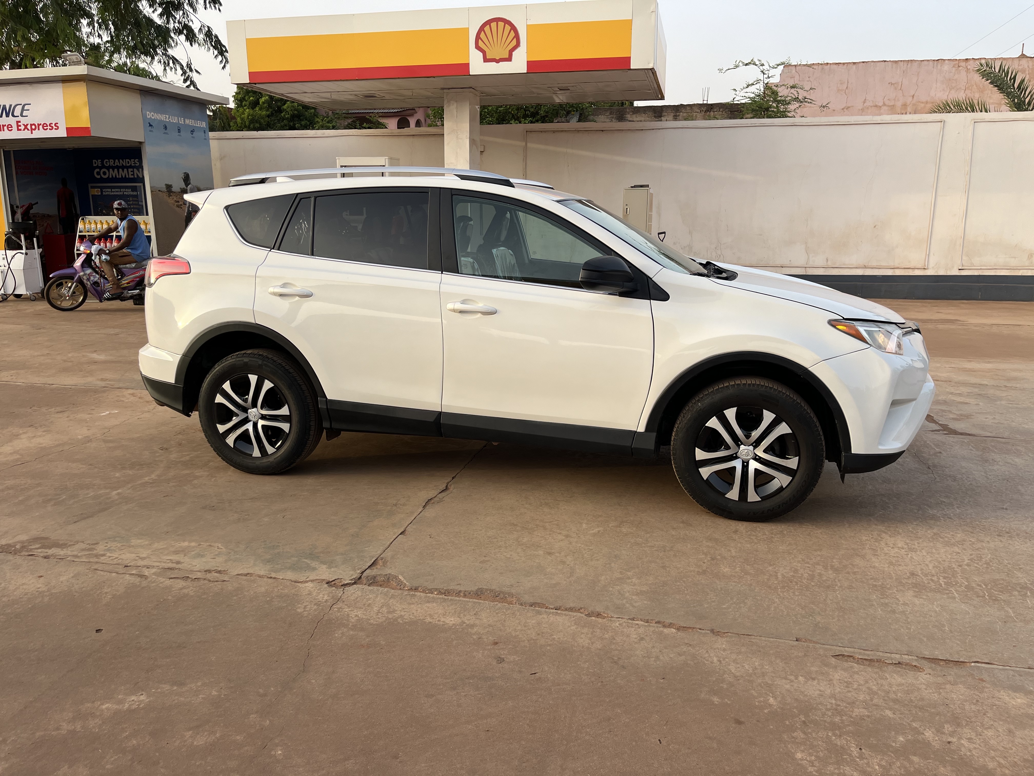 Toyota Rav4 LE 2015/2016