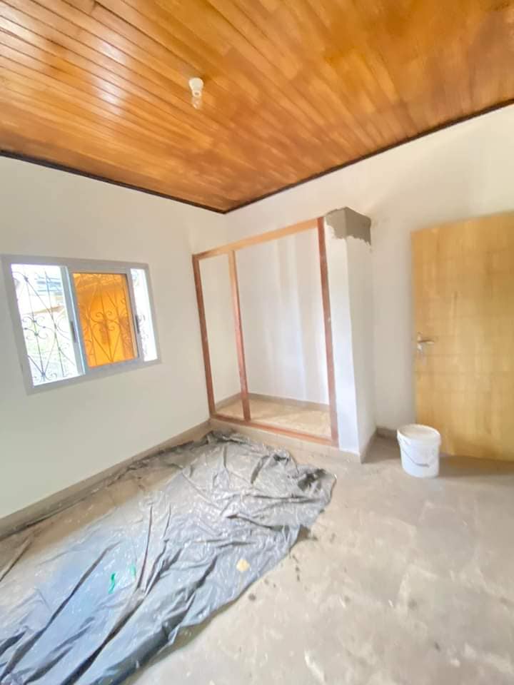 Appartement avec parking à Etoudi