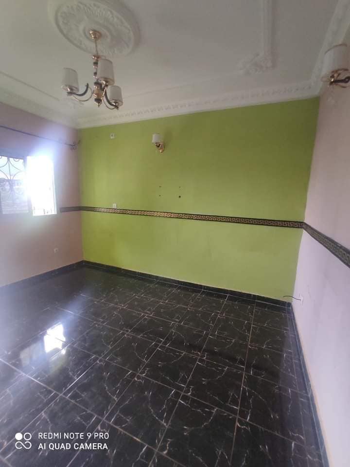 Appartement neuf avec parking forage à Nkoabang