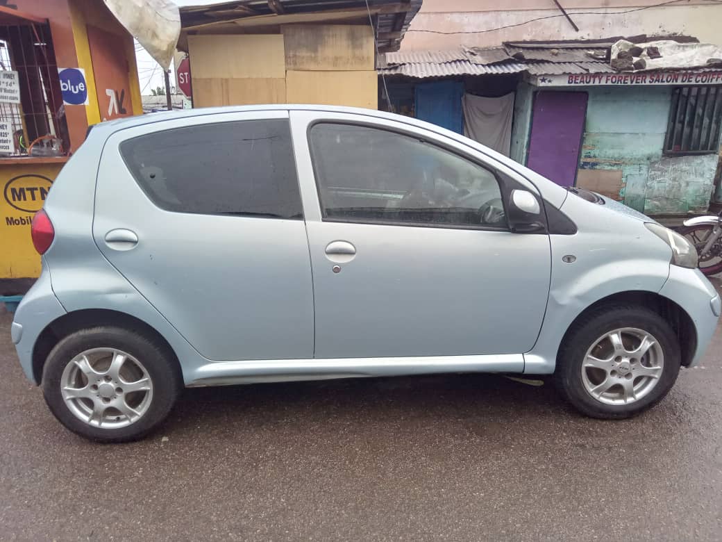 Toyota aygo 1.0 très propre à vendre.