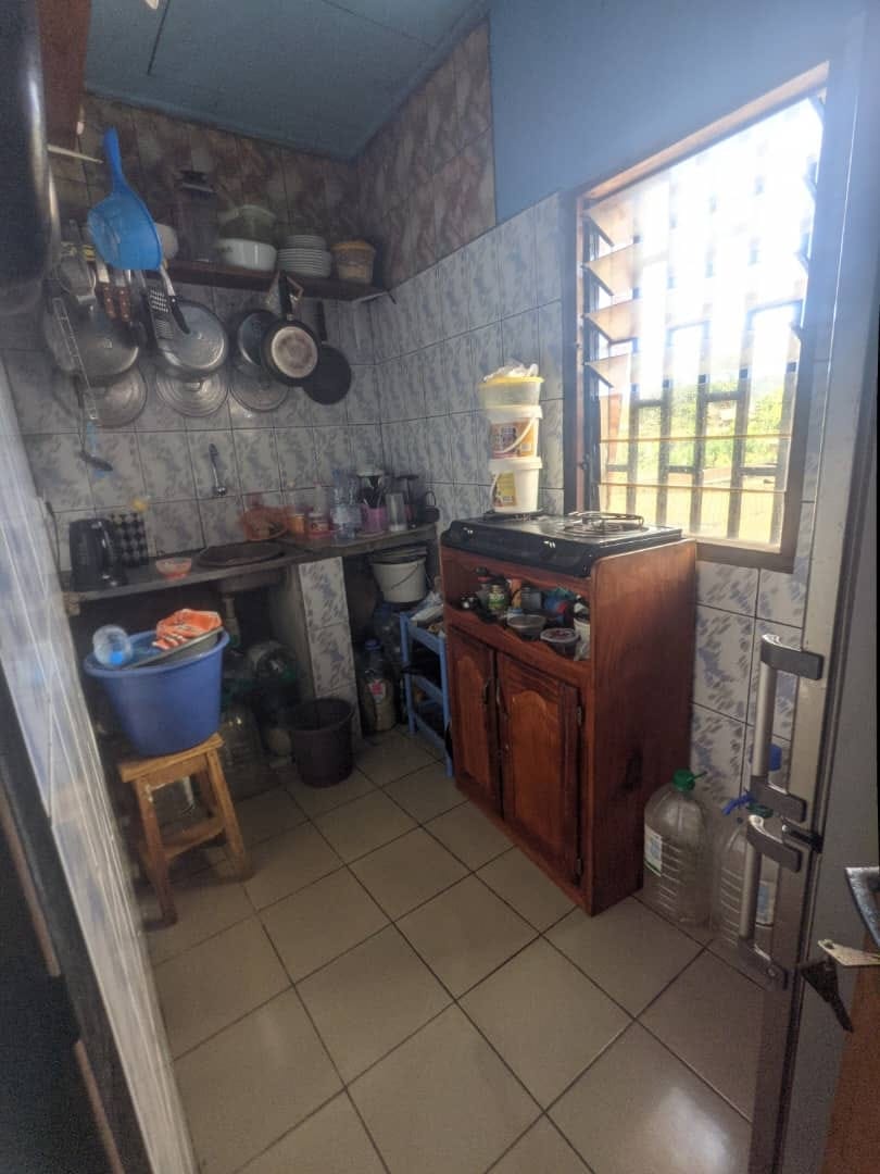 Studio avec parking à Biyemassi tkc