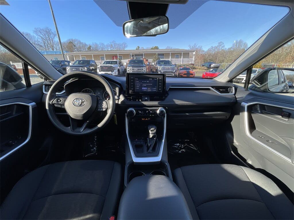 2019 Toyota RAV4 LE FWD For Sale Urgently 2019 Toyota RAV4 LE FWD For Sale Urgently