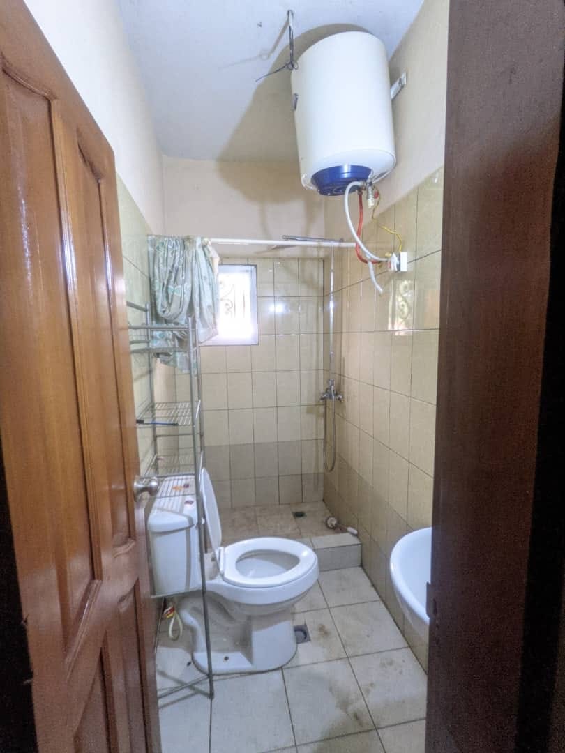 Appartement à louer avec eau chaude parking forage à Simbock mbalgon