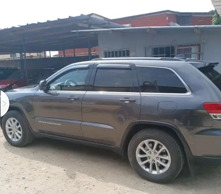 Jeep Grand Cherokee Laredo