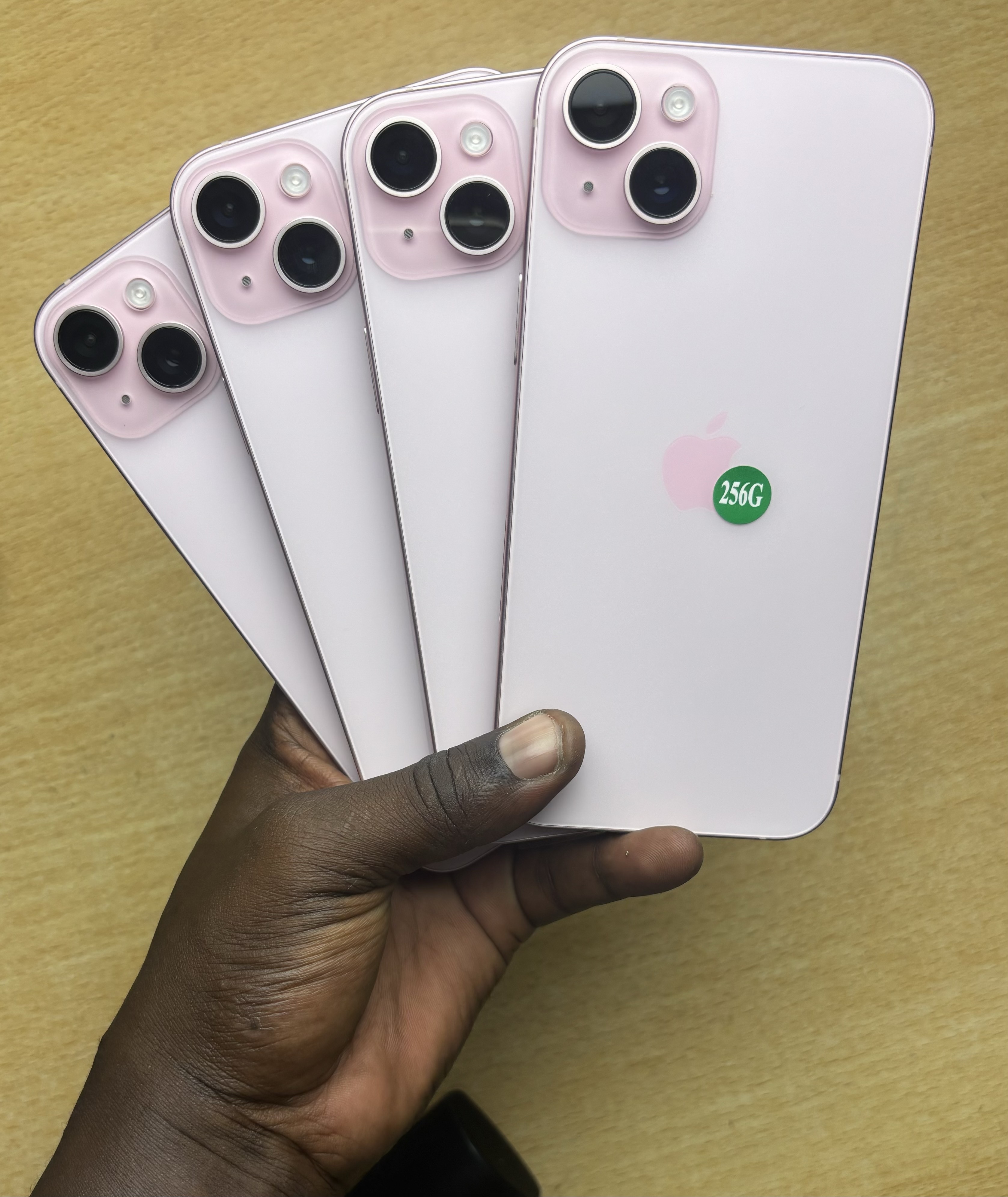 15 Plus 256GB 15 Plus 256GB