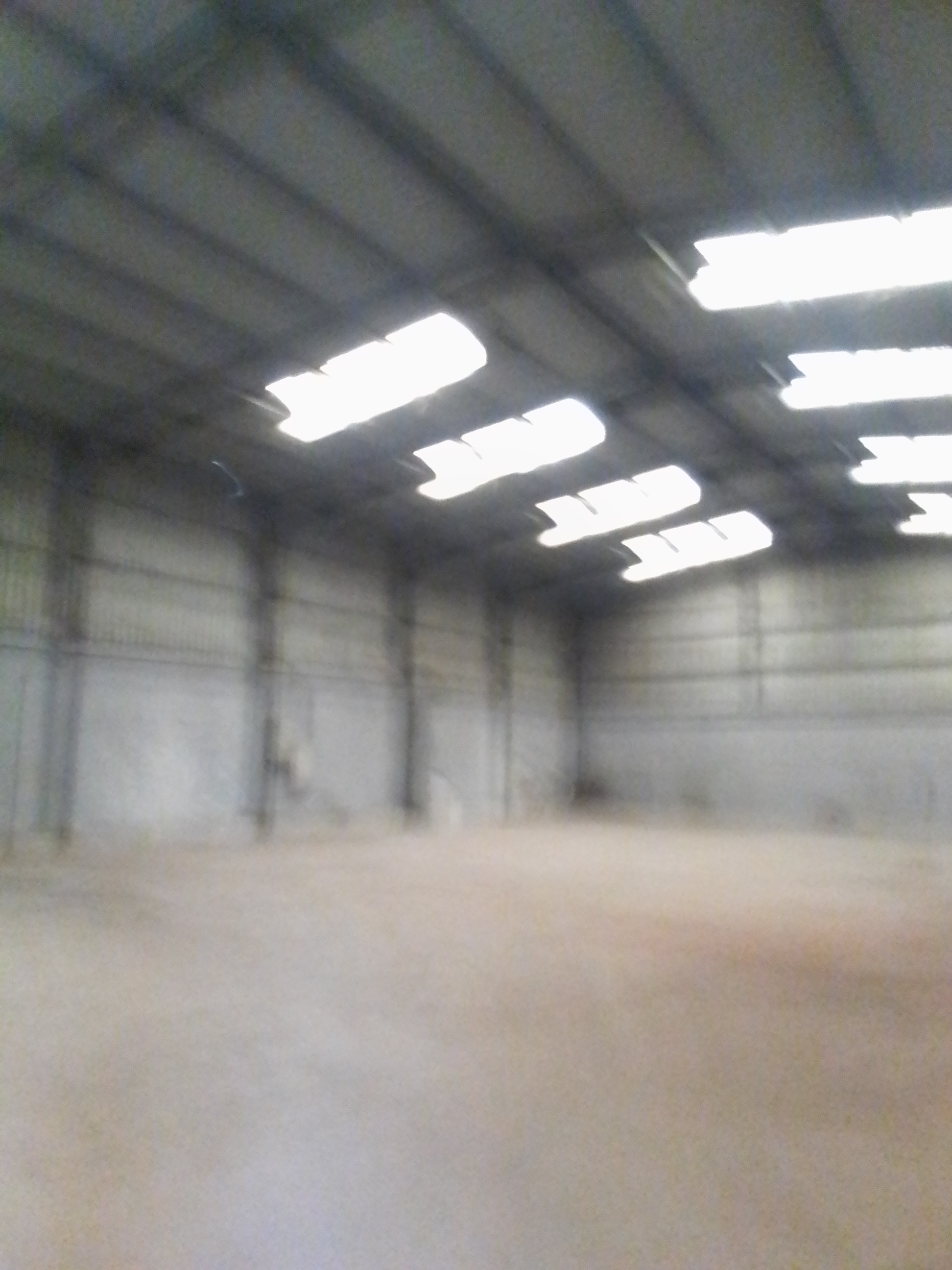 Location entrepot 1100 m2 à Yopougon- zone industrielle