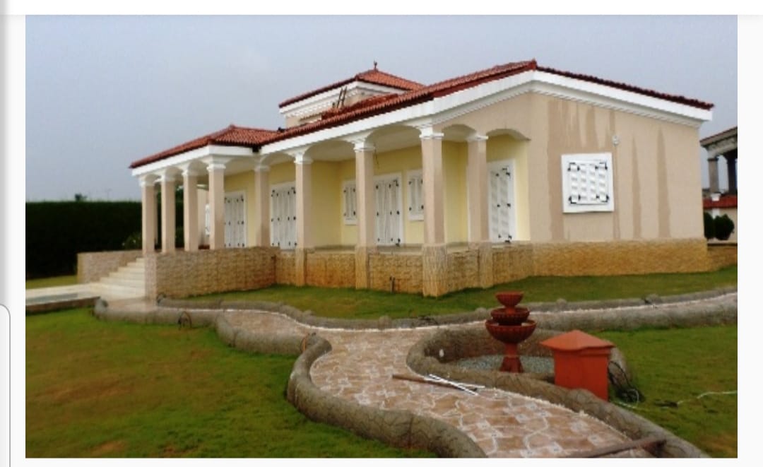 Villa à louer (non meublée) avec piscine à Baguida