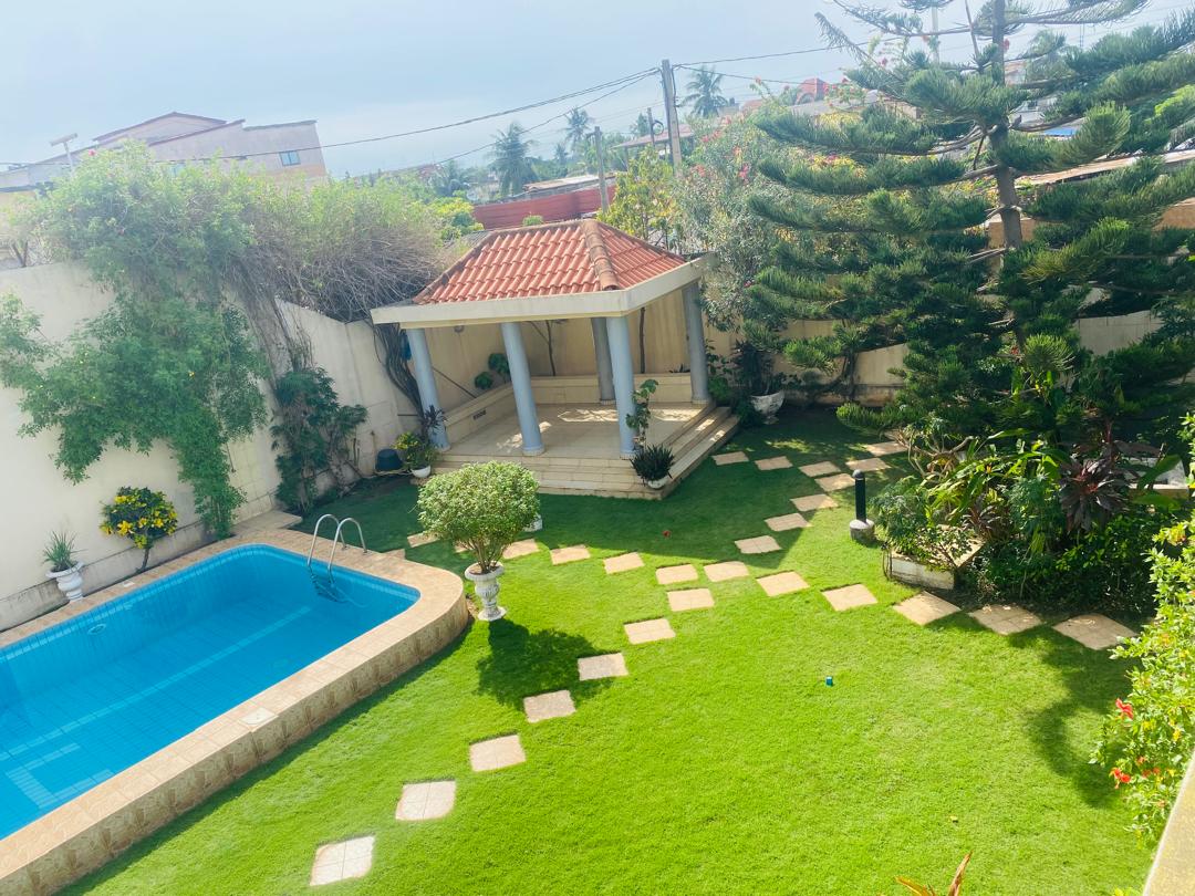 Villa de Luxe avec Piscine à Louer à Nyekonakpoé