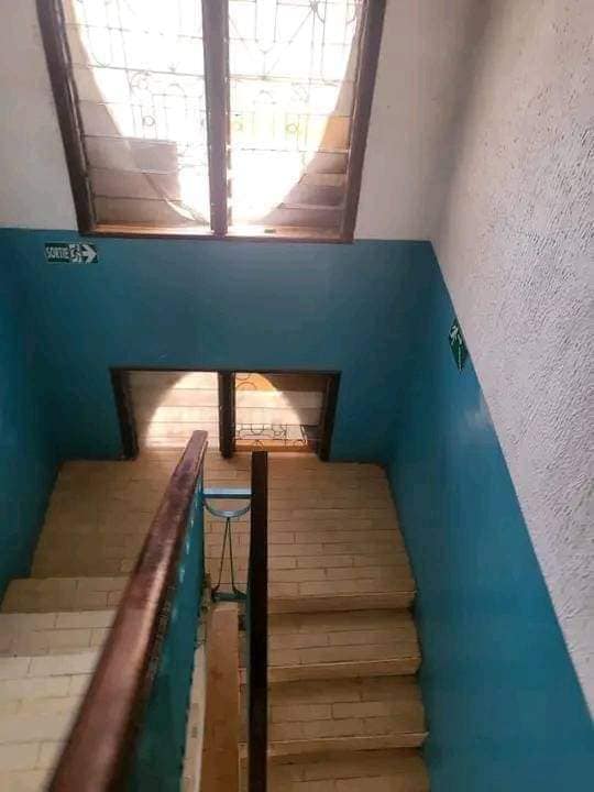 Duplex avec eau chaude, baignoire parking forage à Messa. 5 chambres 5 douches