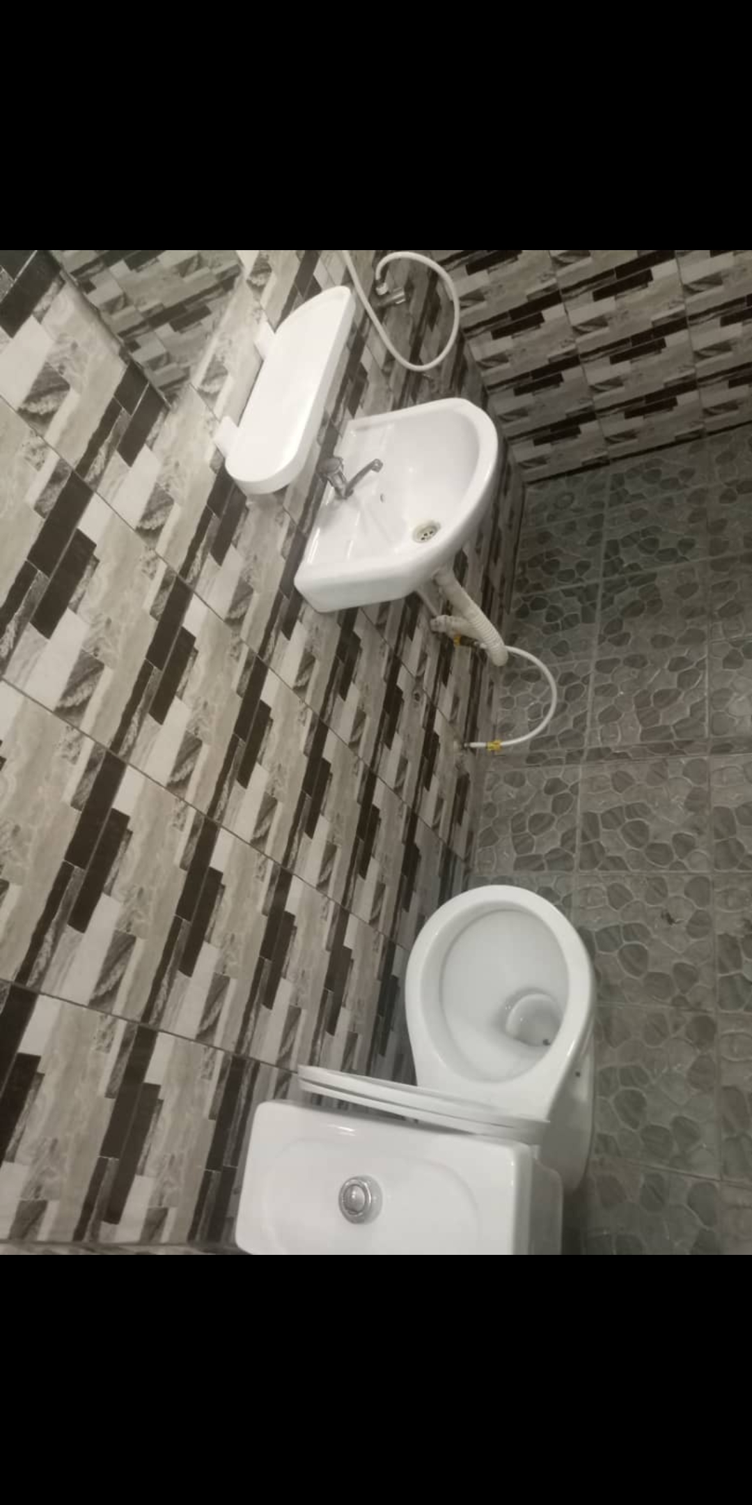 chambre salon WC Douche interne