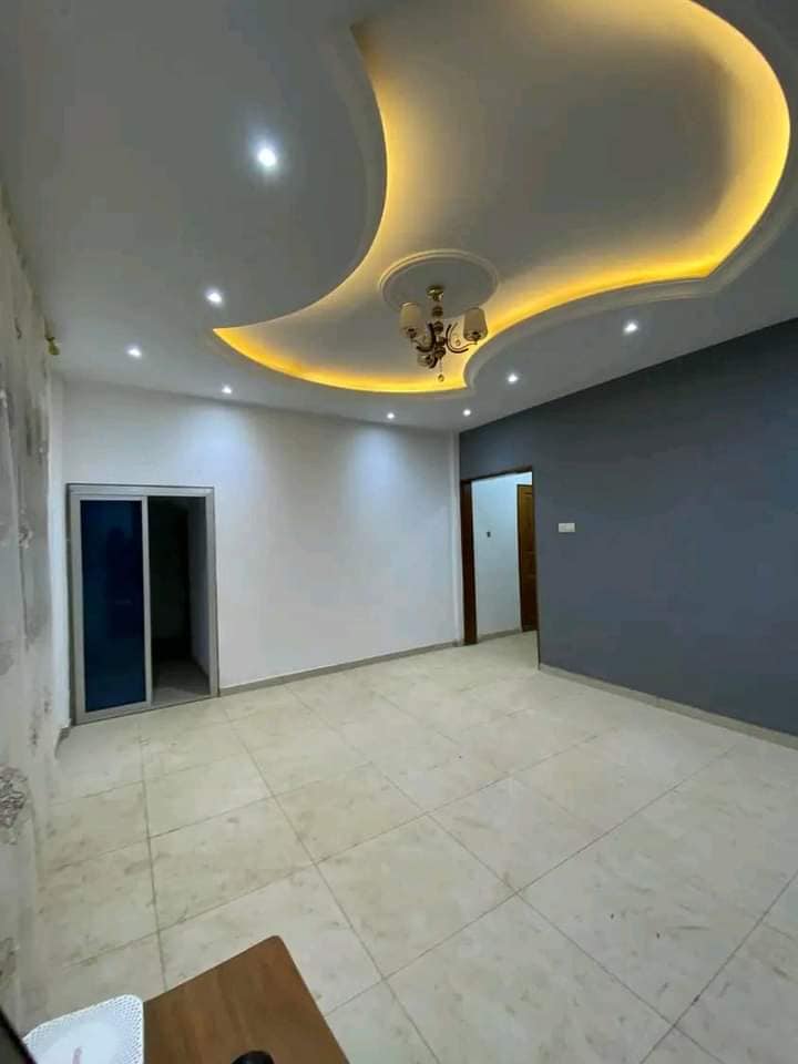 Appartement avec parking forage à Etoug ebe