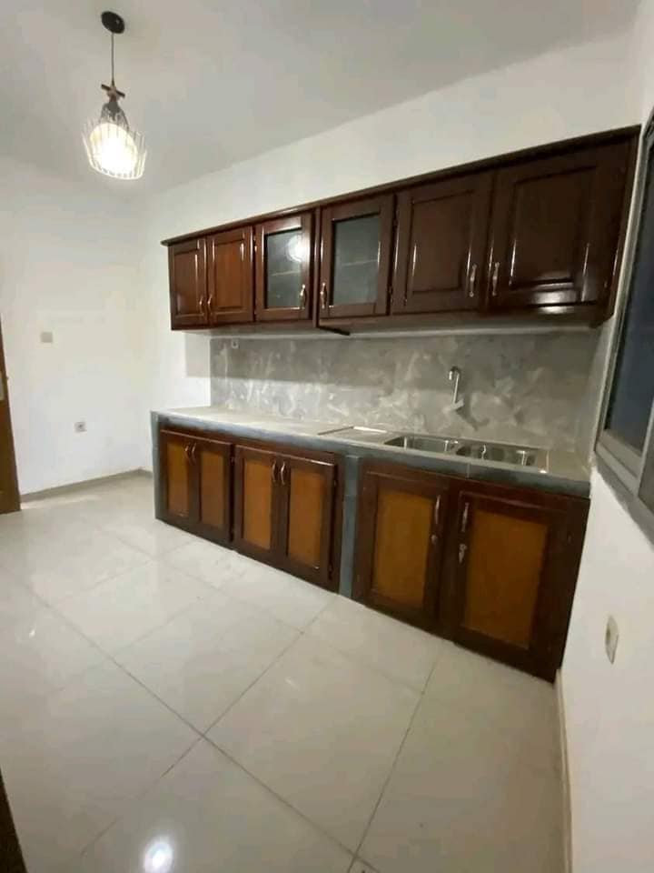 Appartement avec parking forage à Etoug ebe