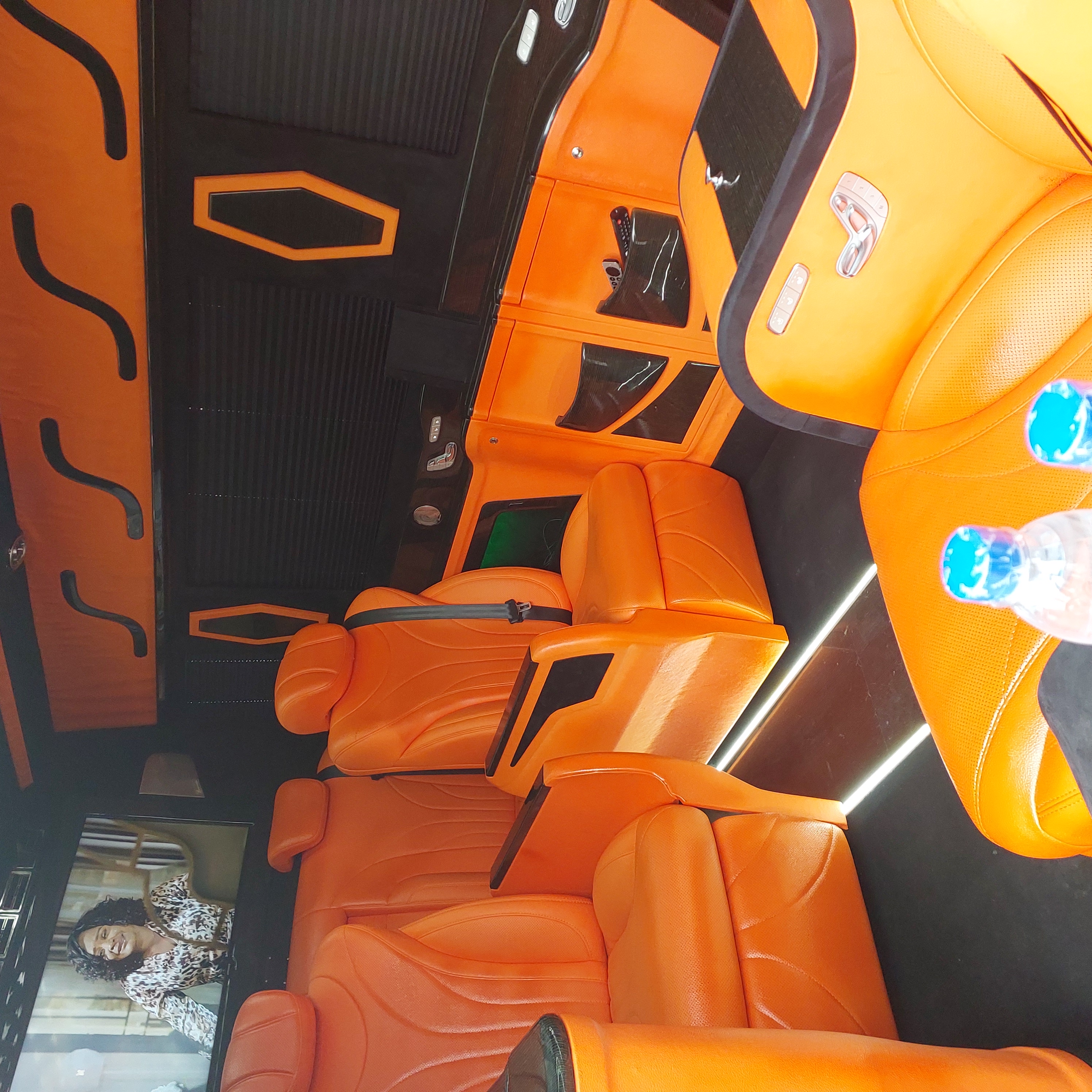 Location Sprinter 9 places. Location Vito 9 places prix. Mercedes Vito 9 places luxe. Location Vito