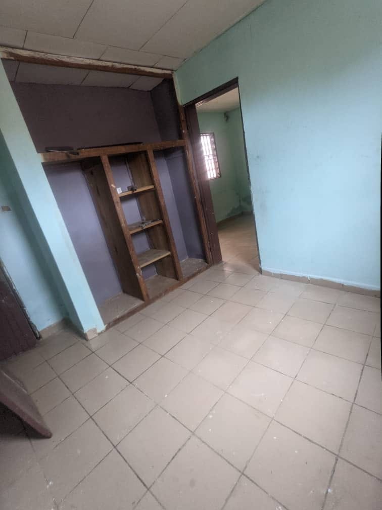 Studio moderne à Mendong.