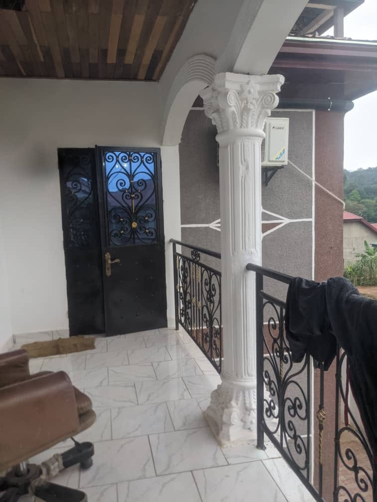 Vaste Appartement avec clim, parking forage à Awae Monti