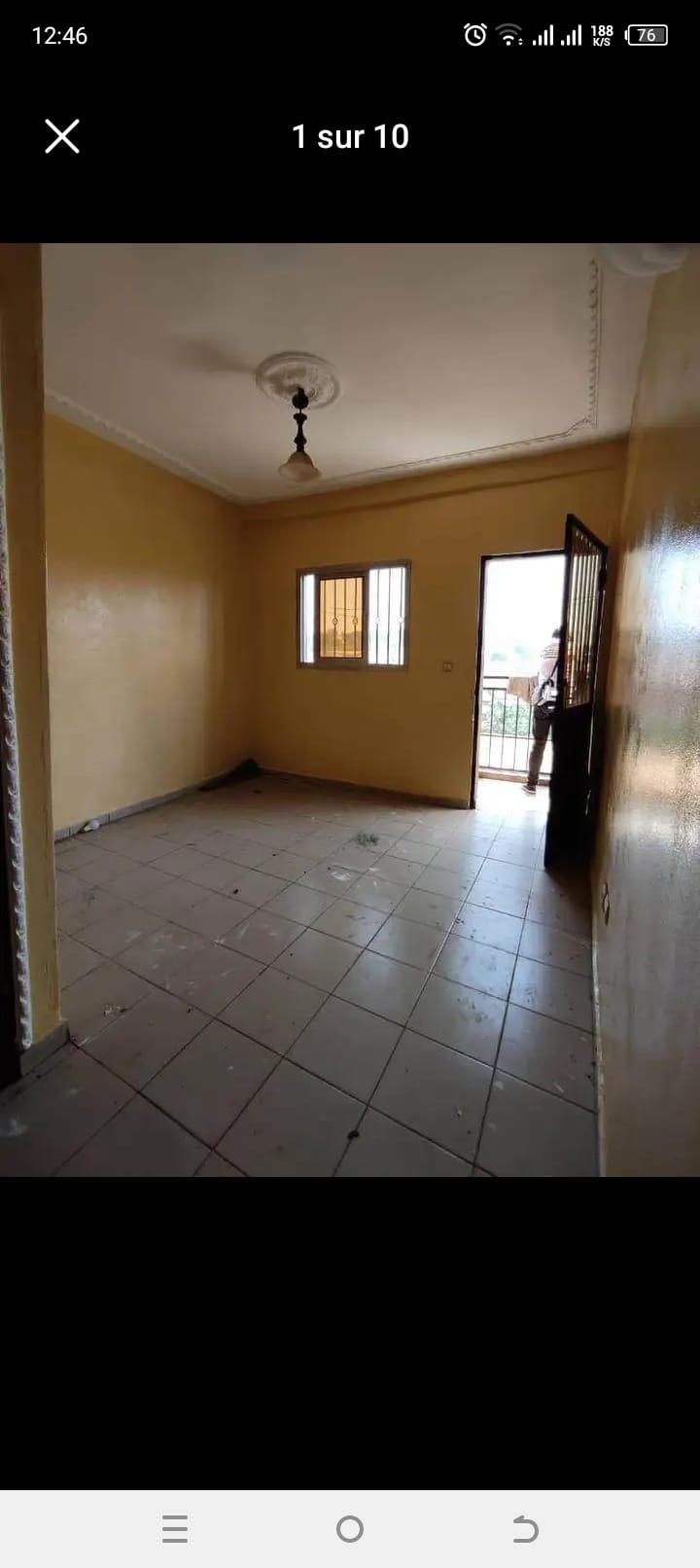 Studio staffé avec parking forage à Obili