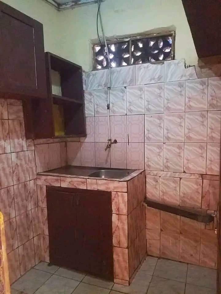 Appartement à Omnisports. 200m de la route 2 chambres 1 douche.