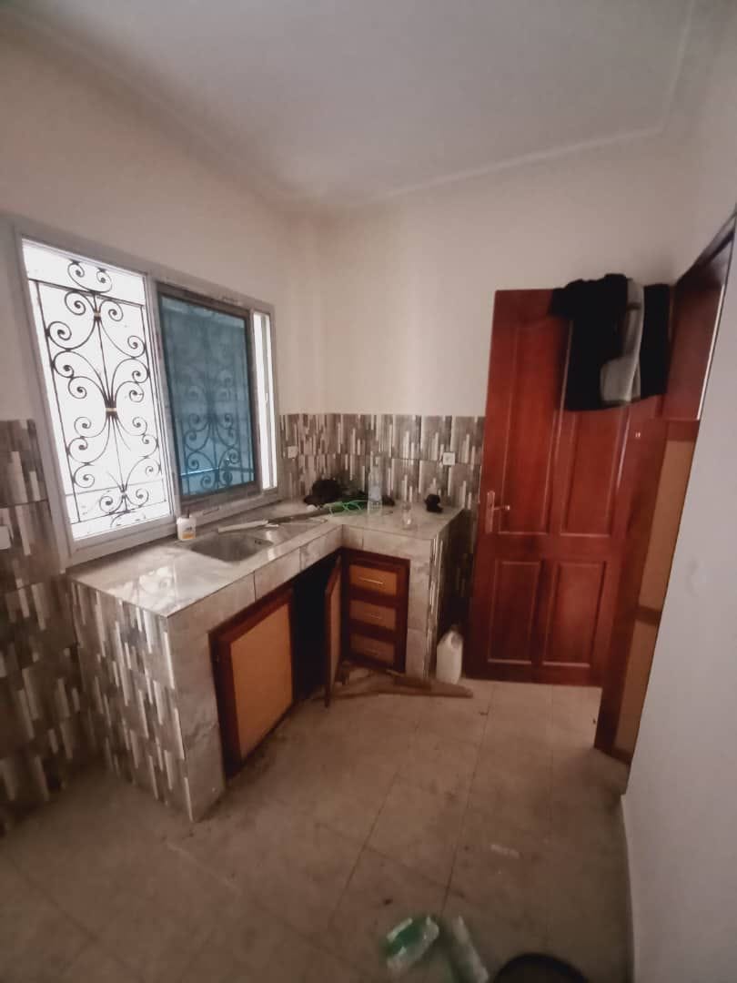 Studio haut standing neuf à Emana