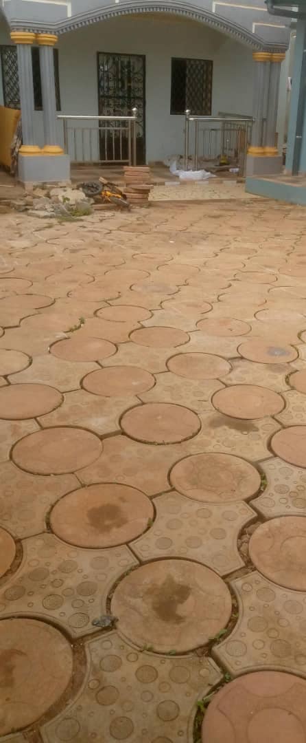 Appartement neuf avec parking forage à Emana tradex