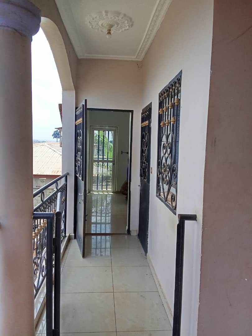 Immeuble de chambres neuves avec parking forage prépayé à Damas