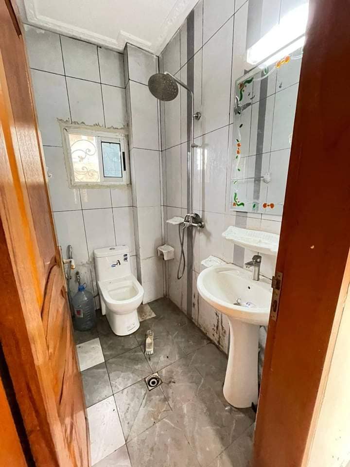 Studio neuf avec parking forage à Emana.