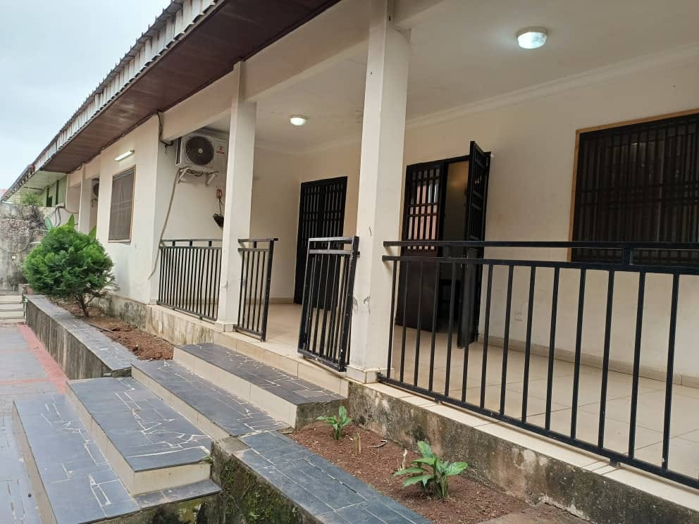 Belle villa avec clim eau chaude parking baignoire à Bastos