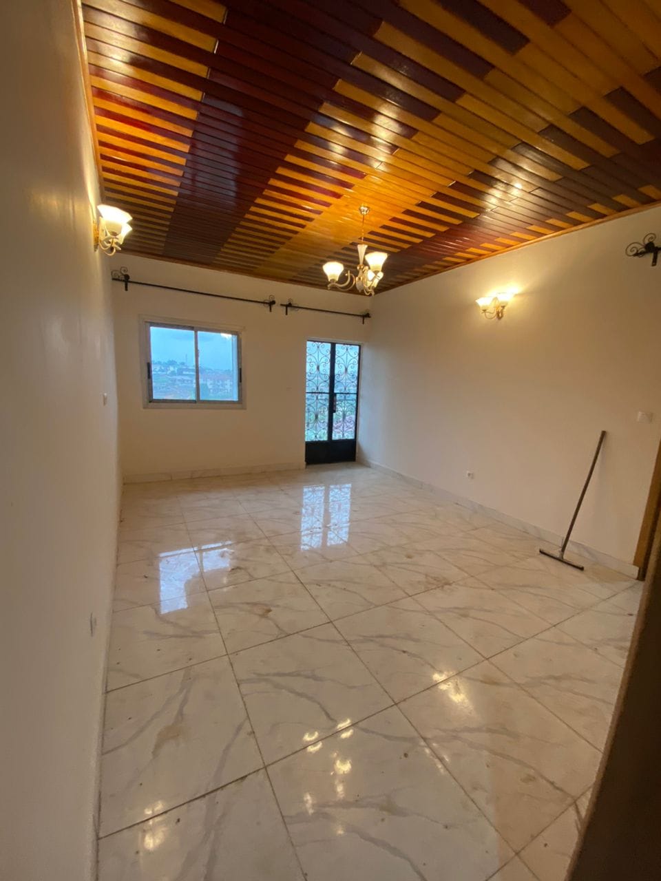 Bel Appartement avec forage parking à Nkolfoulou