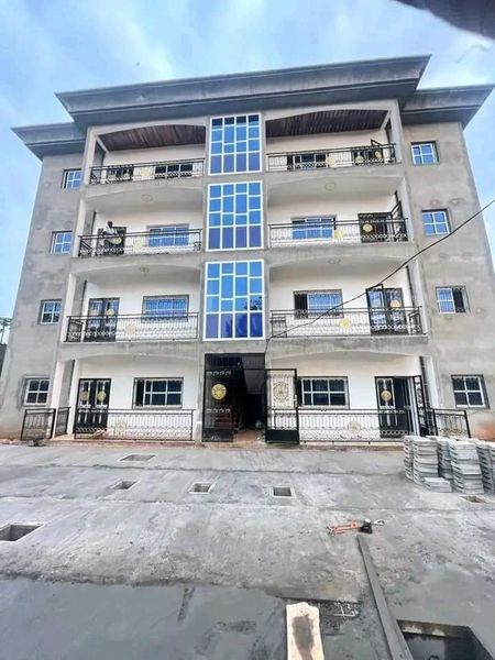 Appartement neuf avec caméra clim gardien parking forage à Ngousso Moto 150F