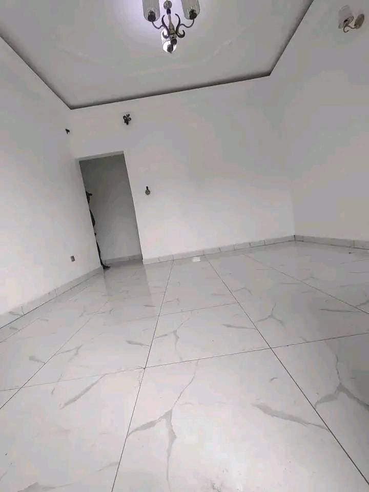 Studio avec Gardien parking forage à Tsinga village