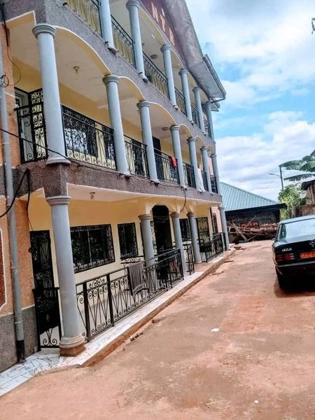 Appartement avec parking forage à Meyo