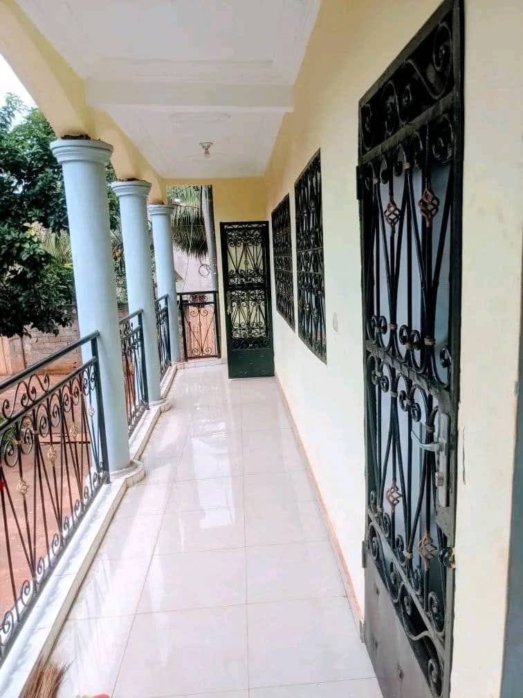 Appartement avec parking forage à Meyo