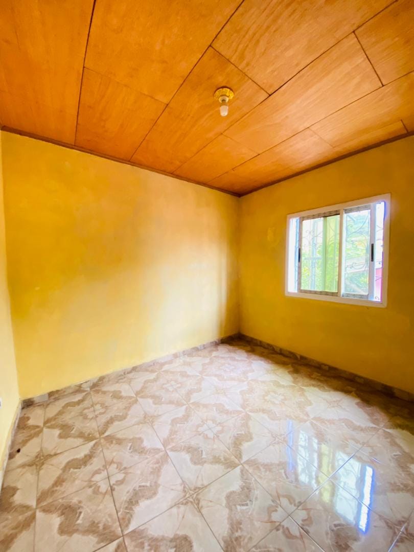 Appartement avec prépayé parking forage à Olembe